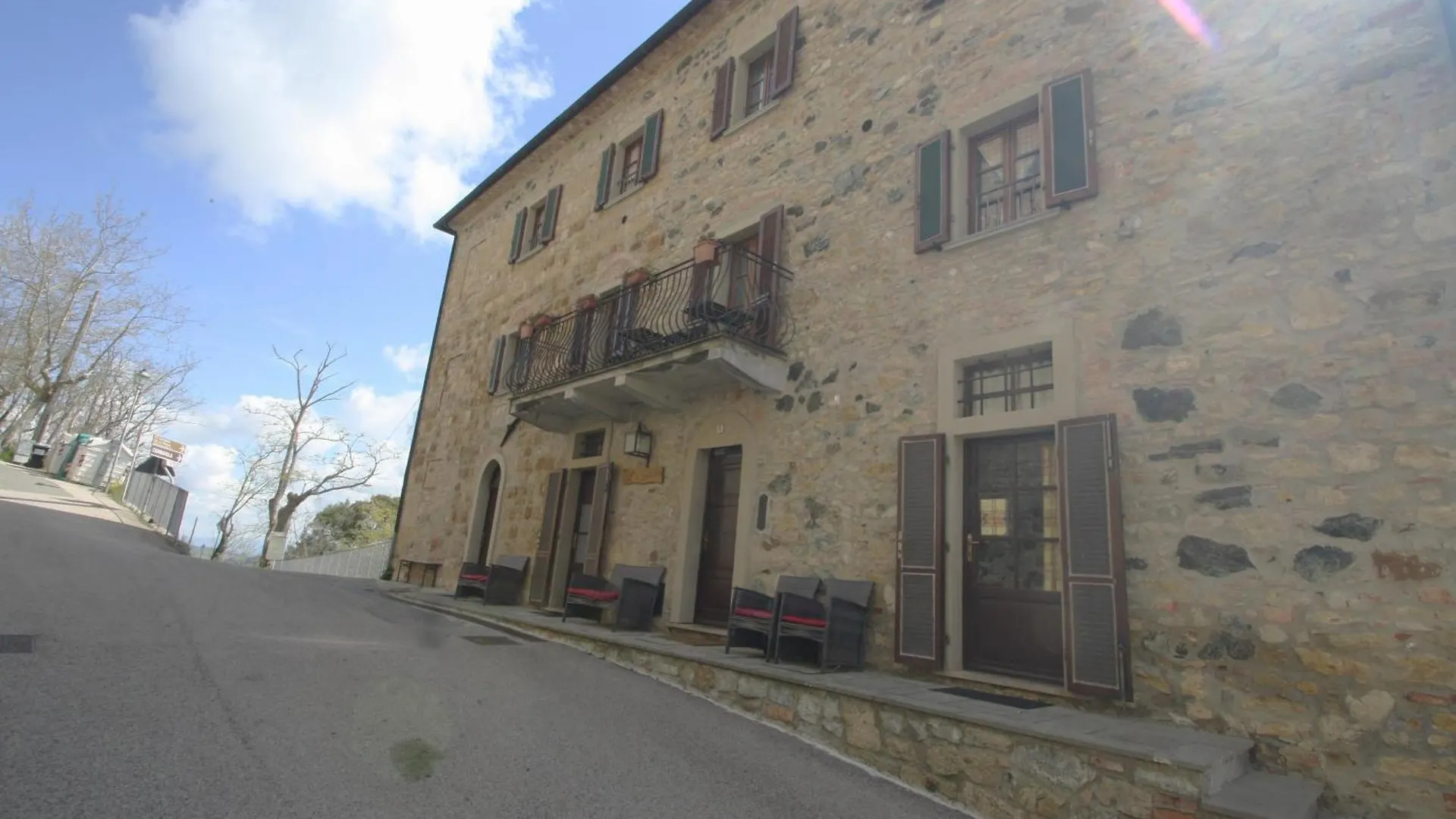 Lo Scricciolo Apartment Montecastelli Pisano Italy