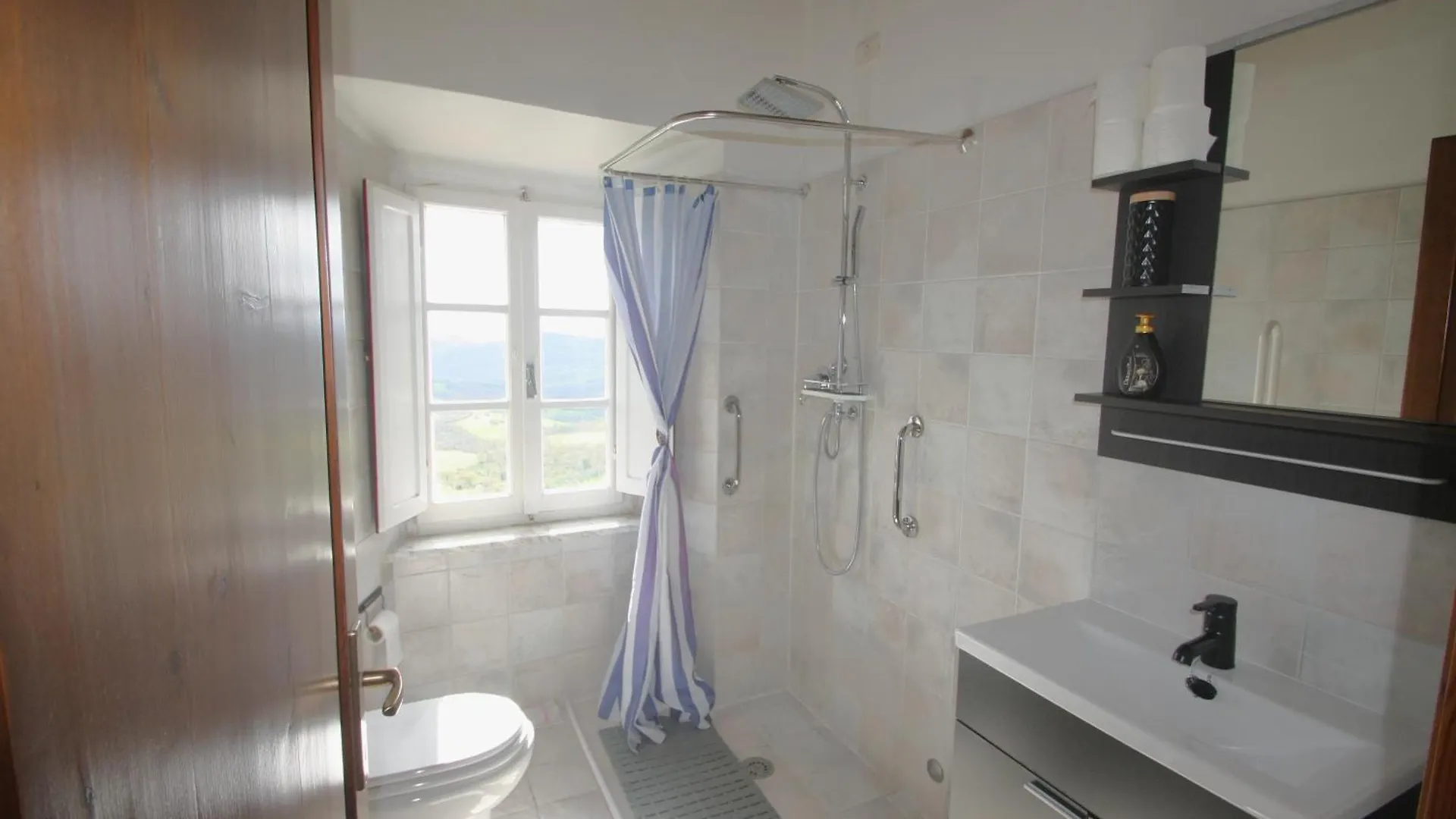 Lo Scricciolo Apartment Montecastelli Pisano Italy